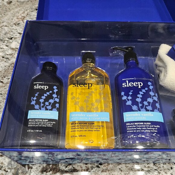 BRAND NEW BATH & BODY WORKS SLEEP GIFT BOX WITH LOTION, WASH, OIL, CANDLE, SOCKS - Picture 3 of 14